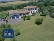 Superbe propriété contemporaine avec vue imprenable sur les