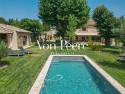 Superbe propriété de village dans les Alpilles Sud 360m²...