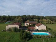 SUPERBE PROPRIETE EN PIERRRE AVEC PISCINE ET DEPENDANCES...