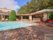 SUPERBE PROPRIETE SUR UN JARDIN PAYSAGE DE 3 300 M²