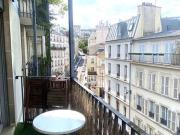 Superbe studio lumineux avec balcon