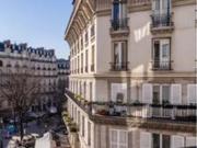 Superbe T2 de 63m2 XVIIeme vue dégagée dans immeuble 1900