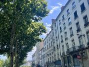 Superbe T3, en étage élevé, immeuble ancien, cours...