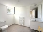 Superbe T3 traversant vue imprenable sur Grimaud