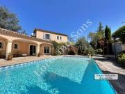 Superbe villa avec piscine et jardin paysager à Saint Romain