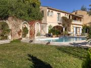 Superbe villa avec piscine et vue imprenable sur...
