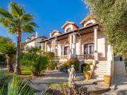 Élégante villa bourgeoise d'environ 275 m² avec piscine