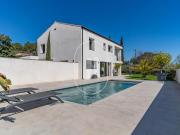 Superbe villa contemporaine avec jardin et piscine à...
