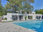 Superbe Villa contemporaine avec piscine proposée par Corinn