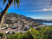 Superbe villa de ville située dans une végétation...