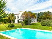 Superbe villa en campagne avec terrain, piscine et vue...