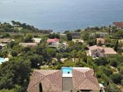 Superbe vue mer pour cette villa d'inspiration néo