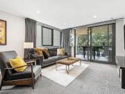 SUPERBLY RENOVATED 3 BEDROOM, 2 BATHROOM AT AU APARTMENTS!