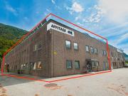 SUPERFICIE INDUSTRIALE CON PARCHEGGI