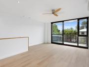 Superior 2 Bedroom Townhouse Style Apartment