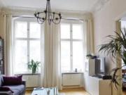 Superschöne Altbauwohnung Nähe Karmelitermarkt sucht...