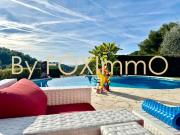 Sur la Côte d'Azur, villa de 240m2, aperçu mer,...