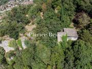 Sur les hauteurs du Bugey, entre Lyon et Genève,...