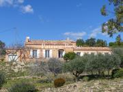 Sur presque 6 ha en pleine nature, dans les collines...