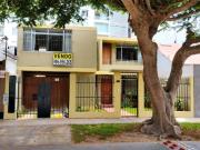 SURCO VENTA DE CASA AC 245 2 PISOS 3 DORM US$ 429,000...