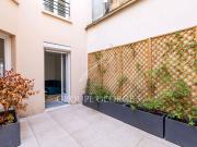 Suresnes Centre Mairie. Charmant appartement 54 m2 foncti