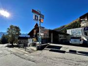 Surface commerciale en plein centre de la station...