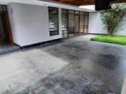 SURQUILLO, VENTA INMUEBLE UNICO: 2 CASAS + SALIDA A...