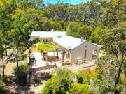 SUSTAINABLE ECO BUSH RETREAT SUPER CLOSE TO THE OCEAN