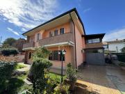 Suzzara vendesi casa indipendente 10 vani 280 Mq