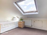 Swainstone, Reading, Berkshire RG2, Room to rent, £575...