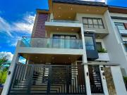 Swimming Pool 3 Storey House&Lot for sale in Greenwoods...