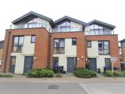 Sycamore Avenue, Woking GU22, 3 bed property to rent,...