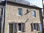 Sympathique maison de bourg en pierre mitoyenne...