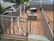 T0 com Mezanine com varanda e terraço em pleno coração...