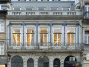 T0 com Terraço no Centro do Porto | 25063863555