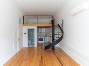 T0 na Prestigiada Rua Álvares Cabral Viver na Baixa do...