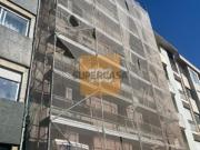 T0 novo com varanda Fontinha Lux