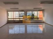 T1+1 totalmente reabilitado, com garagem, na Rua do Breiner