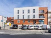 T1 com Varanda e Parqueamento no Pinheiro de Loures!