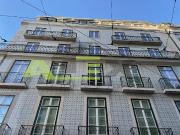 T1 com Varanda / NOVO / CHIADO / Renda mensal 2.000€