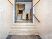 T1 como novo, com varanda e jardim de inverno