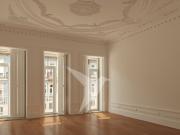 T1 de 60,2m² com varanda no Edifício Álvares Cabral 91 Porto
