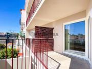 T1 de Luxo com Varanda de 12 Metros Quadrados