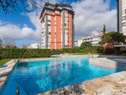 T1 luminoso c/ parqueamento e piscina | Centro S. João...