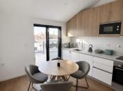 T1 Moderno com Grande Terraço, Garagem e Elevador