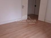 T1 Remodelado nas Avenidas Novas – Luz Natural e...