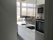 T1 Totalmente Remodelado com elevador e junto ao Metro...