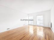 T2+1 junto ao Chiado com elevador em prédio de 2003