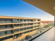 T2 c/ Varanda e Lugar de Garagem, na Madalena