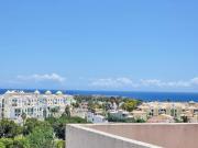 Apartamento T2 com vista mar e piscina interior e...